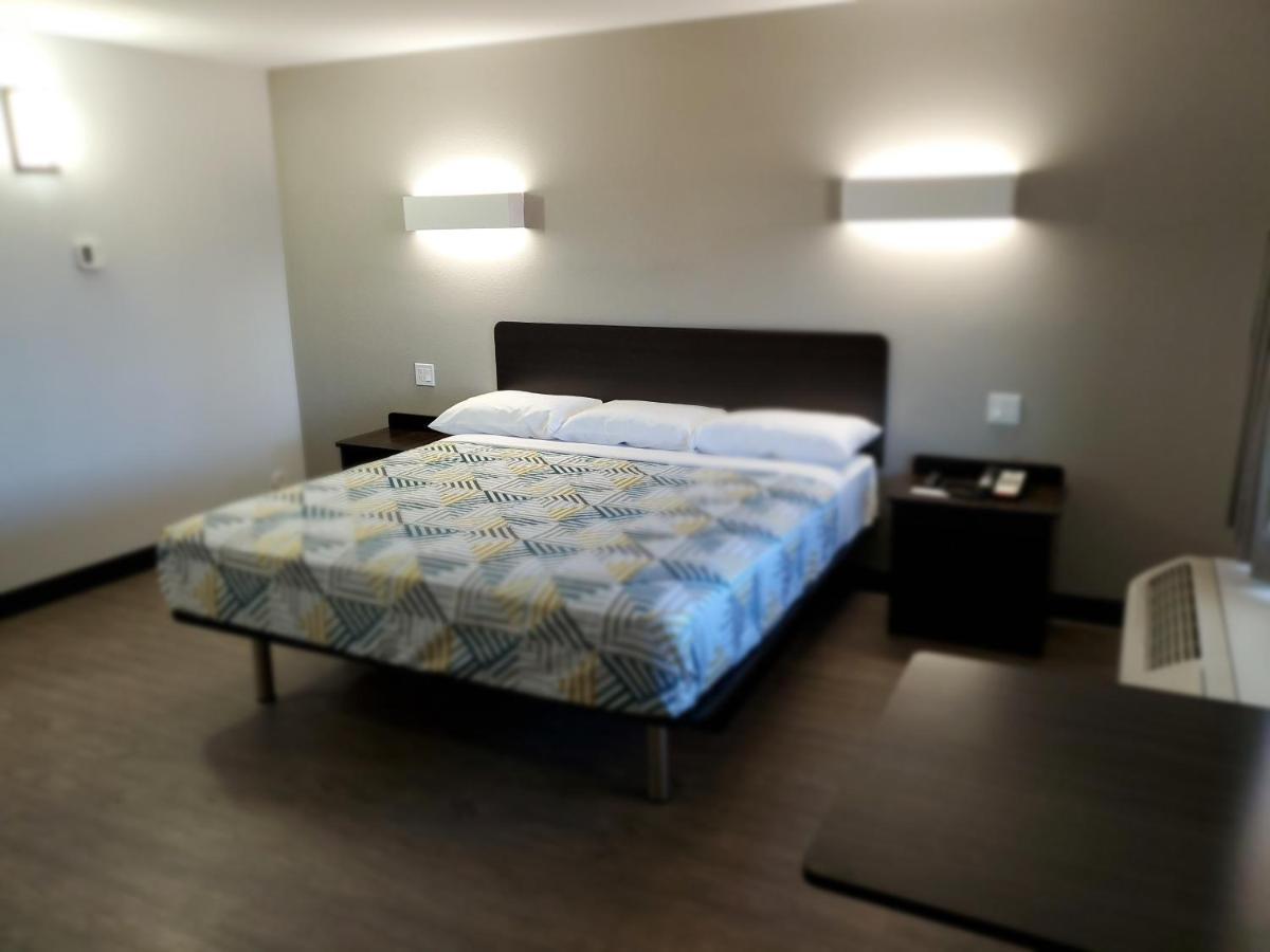 Hotel 6-show Low, Az Show Low